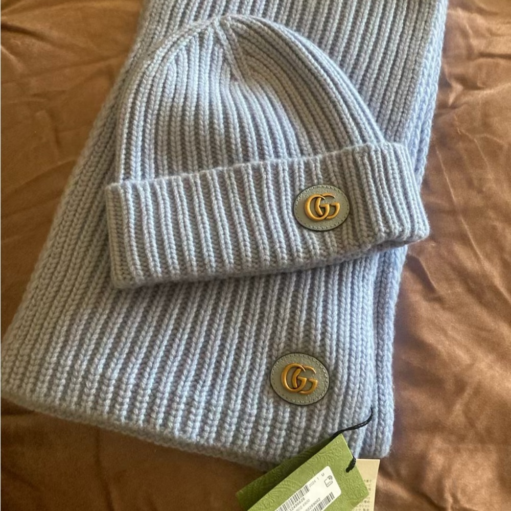 NWT Gucci Scarf and Hat Set